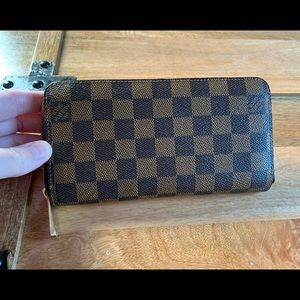 Louis Vuitton Brown Damier Zippy Wallet
